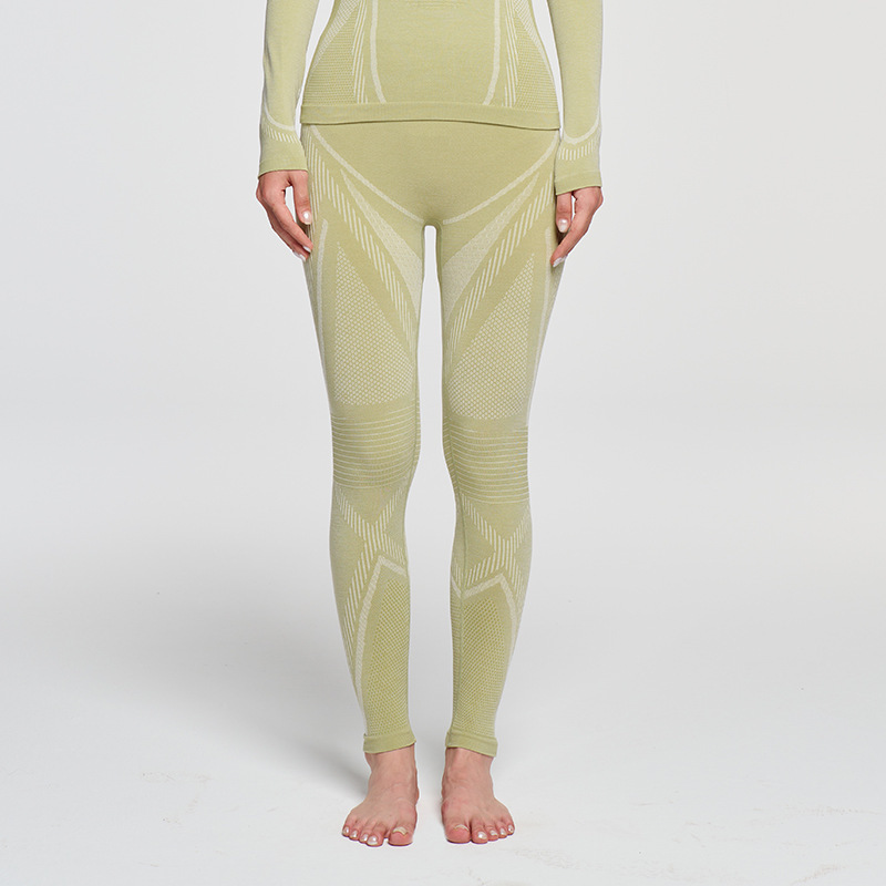 Light green [pants]