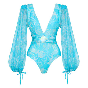 Traje de baño de una pieza con estampado de conchas marinas para mujer, cuello en V profundo, manga larga abullonada de malla, control de abdomen, monokini, traje de baño de playa al por mayor - Product Image 5