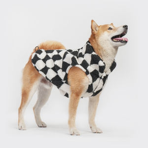 Chaqueta ajustable para perros a cuadros para perros pequeños, medianos y grandes, abrigo de poliéster cálido y acogedor para invierno, clima frío, estilo bonito - Product Image 1