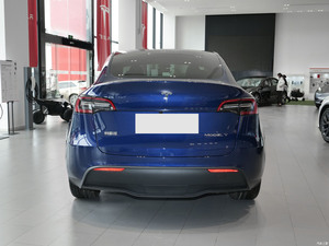 <span class=keywords><strong>Tesla</strong></span> <span class=keywords><strong>Model</strong></span> <span class=keywords><strong>Y</strong></span> 2024 Edizione High Performance, SUV Elettrico di Medie <span class=keywords><strong>Dimensioni</strong></span> in Blu con Autonomia CLTC di 554 km e Ricarica Rapida - Product Image 4