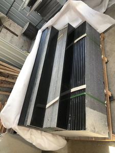 Scala in granito e riser battistrada in pietra nera a buon mercato