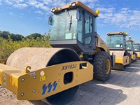 Rouleau compresseur vibrant à tambour unique Dynapac/Sakai XS163J, puissance 92 kW, conception compacte pour la réparation des routes municipales et le compactage de la remblaiement
