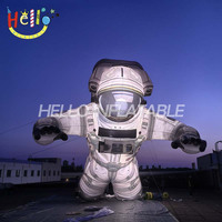 Astronaute gonflable géant personnalisé avec lumière LED pour fête spatiale et décoration de parc à thème