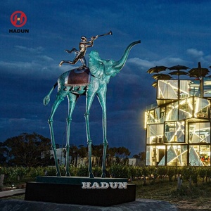 Famosa Estatua de Elefante de Bronce y Cobre de Salvador Dalí para Decoración de Parques - Product Image 4