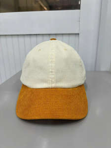 Casquette de baseball Dad Hat en velours côtelé non structuré à 6 panneaux, avec logo brodé et deux tons, disponible en plusieurs teintes - Product Image 5