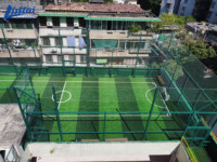 Terrain de football en cage personnalisé 5 contre 5 avec clôture de sécurité pour projets mondiaux