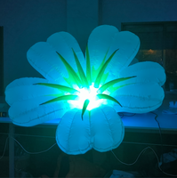 Éclairage LED de scène géante Fleur de lys gonflable décorative pour suspension au plafond