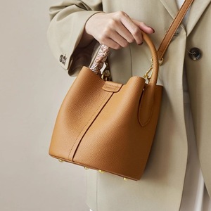Sac bandoulière grande capacité haut de gamme pour femme, nouveau style 2025, sac seau polyvalent, sac à main de travail en PU - Product Image 4