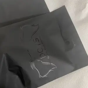 Vente en gros d'emballages épais personnalisés logo imprimé chemise noire auto-scellante vêtements fermeture à glissière plastique transparent auto-scellant