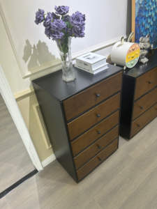 Cassettiera Moderna in Legno Massello, Mobile Contenitore con Cassetti per Camera da Letto e Soggiorno - Product Image 5