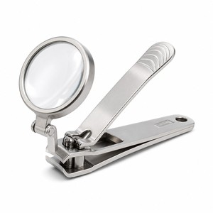 Coupe-ongles avec loupe en acier allié pour les soins de la vue des personnes âgées - Product Image 1