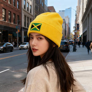 Bonnet unisexe personnalisé en jacquard 100 % acrylique avec drapeau national brodé, idéal pour les <span class=keywords><strong>voyages</strong></span> et la plage en hiver - Product Image 2