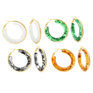 Pendientes de Aro Redondos de Resina Coloridos y Exagerados de Moda al por Mayor, Joyería de Acero Inoxidable con Baño de Oro de 18k para Mujer - Product Image 3