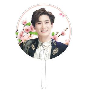 Éventail en plastique transparent durable avec impression personnalisée de slogan et design étoile, avec photocard pour concert - Product Image 5