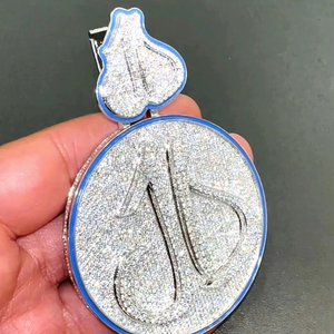 Colgante de tres letras GGG con moissanita de corte brillante, personalizado, de plata de ley, chapado en oro de 18K, engaste de garra, de lujo - Product Image 1