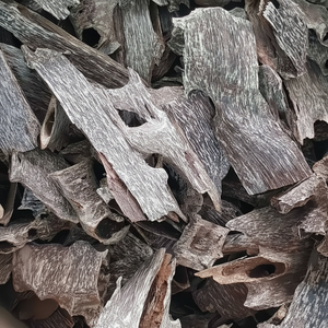 Huile essentielle pure de qualité supérieure Oud Vietnam copeaux de bois d'agar à des prix raisonnables - Product Image 1