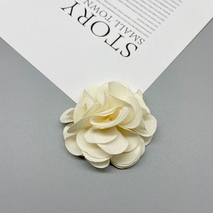 Accesorio para el Cabello con Rosa 3D de Tela de Satén Hecha a Mano, Decoración para Bodas, Zapatos, Sombreros y Ropa - Product Image 4