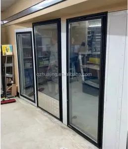 ללכת קר חדר עם מקפיא chiller זכוכית דלת ומדפים