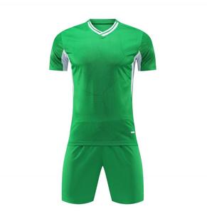 قميص كرة قدم عالي الجودة بتصميم جديد مع حروف وأرقام باللونين الأسود والذهبي للرجال - Product Image 5