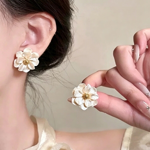 Summer Vacation Style Light Luxury Exquisite Flower <b>Stud</b> <b>Earrings</b> Temperamental Women's <b>Earrings</b> Fashion Jewelry Wholesale - Product Image 5