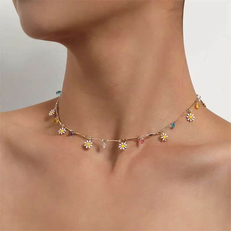 Bijoux colorés petites pierres précieuses chaîne de tuyau en acier inoxydable collier dame tempérament simple émail marguerite fleur collier