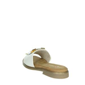 Sandalias Planas para Mujer Marco Tozzi, Blancas, Tacón Bajo, Estilo Deslizante - Product Image 2