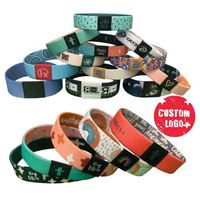 Bracelet promotionnel en polyester sublimé, résistant aux déchirures, avec impression couleur personnalisée du logo, idéal pour les fêtes, le sport et les festivals