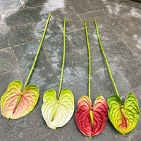 Einzelner Künstlicher Calla-Lilien-Anthurium-Zweig Tropische Blume mit Langem Stiel Großes Blatt Weiches PVC Umweltfreundliche Blumendekoration für Landschaftsgestaltung