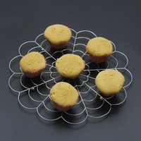 Support de cuisson carré antiadhésif en forme de fleur support de refroidissement de gâteau de fil pour le comptoir pour le service alimentaire dans les restaurants