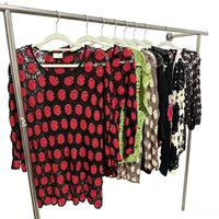 Vêtements d'occasion, Haut ajouré en soie glacée mélangée pour l'été, Commande minimum 100 kg, Vente en gros en balles