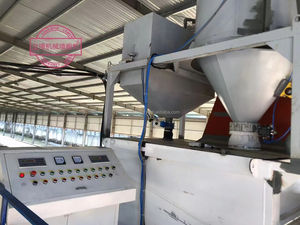 Petite extrudeuse de béton préfabriqué pour la fabrication de poutres en T et de poteaux de clôture avec pompe à moteur PLC - Product Image 5