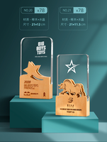 Trophée en cristal Yiwu Fresh Vibrant, plaque vierge personnalisable avec photo, gravure UV et base en bois sculptée au laser