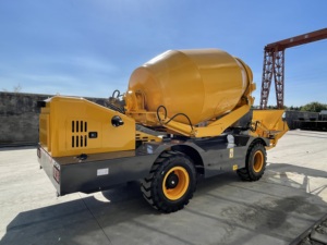 Mezcladora de Concreto con Bomba Autocargable BITSMANN de 3.5m3, Tracción en las 4 Ruedas, Motor YUCHAI de 85KW |   Sistema Totalmente Hidráulico de Alta Eficiencia de 12 Toneladas - Product Image 4