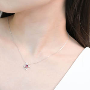 Nuevo Collar con Colgante de Oro Blanco Sólido de 18K, Estilo Clasicismo Europeo, con Rubí Ovalado Rojo Intenso y Diamantes Naturales para Mujer - Product Image 2