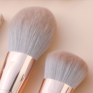 Set di Pennelli da Trucco di Lusso con Manico in Legno Kabuki, Etichetta Privata, per Viso e Correttore, Personalizzabile con Logo - Product Image 3