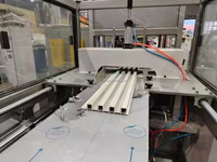 Machine à fabriquer des panneaux muraux en WPC à haute vitesse Sevenstars / Machine à fabriquer des panneaux rainurés en WPC Prix
