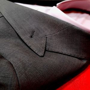 Traje Gris Lavable a Máquina para Hombre, Corte Slim Fit, Conjunto de 2 Piezas, Formal de Negocios, Boda, Sin Arrugas, Hecho a Medida, Oficina, Cierre de un Botón - Product Image 5