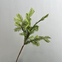 Vente en gros de brindilles artificielles de pruche de 28 pouces, feuilles de pin en PE réalistes pour couronnes de Noël, arrangements floraux de fêtes, fausse branche de pruche