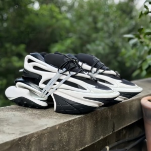 Zapatillas de Baloncesto de Malla para Hombre de Alta Calidad, Diseño Moderno, Ligeras, Transpirables, con Amortiguación - Product Image 1