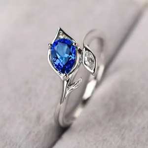 Anello Geometrico con Foglia e Zirconi per Donne, Anello da Dito Alla Moda e Leggero - Product Image 3