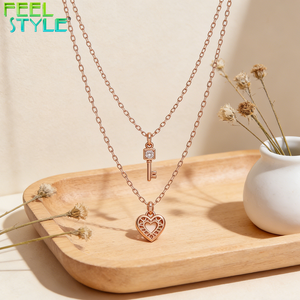 Collier personnalisé en acier inoxydable 316, chaîne à maillons ovales épaisse plaquée or PVD, pendentif cœur gravé avec zircon - Product Image 1