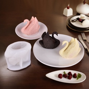 Molde de silicona con forma de cisne para pasteles, mousse, pudín, helado, repostería y chocolate - Product Image 2