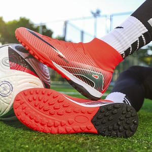 <span class=keywords><strong>Scarpe</strong></span> da <span class=keywords><strong>calcio</strong></span> alte da uomo professionali con punte lunghe e <span class=keywords><strong>scarpe</strong></span> da <span class=keywords><strong>calcio</strong></span> rotte nuove calze da <span class=keywords><strong>calcio</strong></span> per l'allenamento invernale - Product Image 4