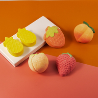 Bombes de bain moussantes en forme de fruits personnalisées à la marque privée OEM, fraise, pastèque, 100% naturelles, boîte cadeau colorée, hydratantes pour le bain