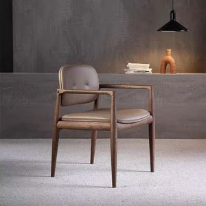 Fauteuil de style italien en bois massif, chaise de salle à manger rembourrée, pour adultes - Product Image 1