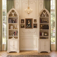 Ensemble bibliothèque gothique en bois massif noir, style vintage, avec bureau d'écriture et fauteuil en cuir
