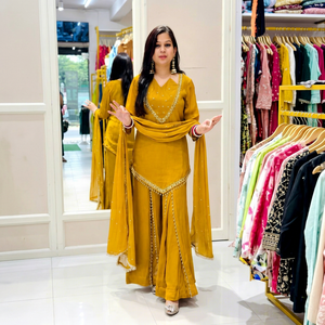 Nouvelle collection : Ensemble Kurti Palazzo indien jaune de créateur, haute qualité, brodé de sequins, en soie, coupe régulière, longueur midi, pour Diwali et mariages. - Product Image 1
