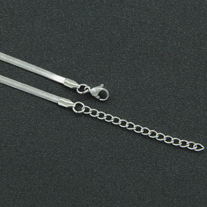 Collar de cadena de serpiente de acero de titanio simple, chapado en plata, diseño popular, collares para mujer, joyería de moda, gran venta. - Product Image 5