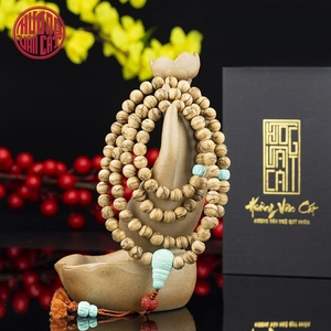 สร้อยข้อมือไม้กฤษณาจากมาเลเซีย 108 เม็ด ขนาด 8 มม. ลายไม้แบบ Halo ดีไซน์หรูหรา เครื่องประดับไม้กฤษณาธรรมชาติ - Product Image 1