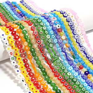 Cuentas sueltas de flores secas huecas al por mayor, cuentas de cristal con forma de flor gruesa brillante colorida, cuentas de flores para la fabricación de joyas - Product Image 1